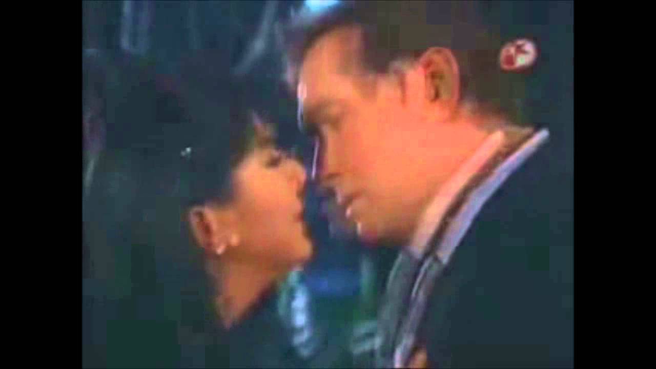 Victoria Ruffo y los primeros besos