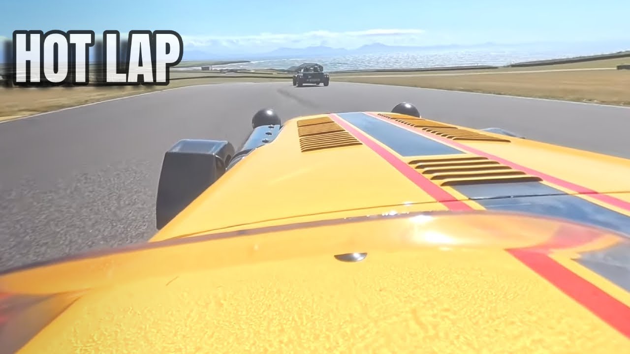 Anglesey Circuit Ultimate Caterham 420R Hot Lap | Trac Môn