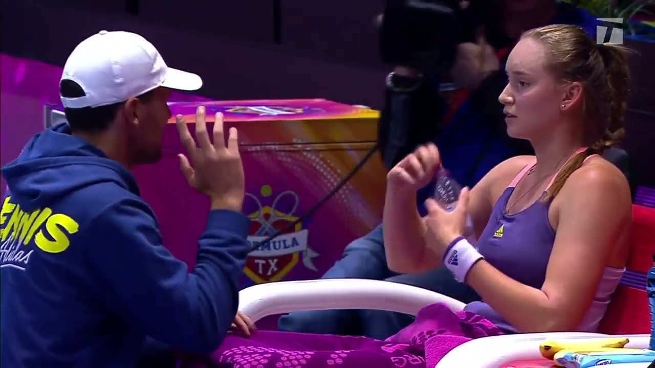Stefano Vukov coaching Elena Rybakina (St. Petersburg, 2020)