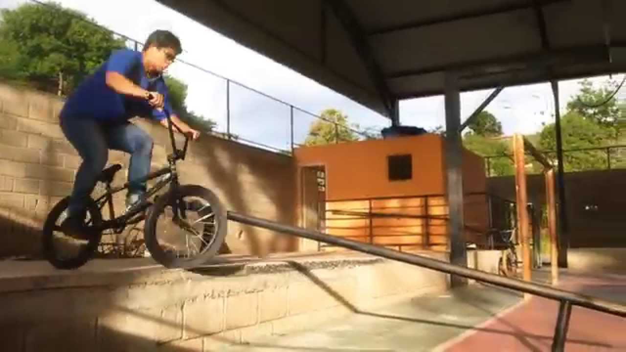 Viral Video UK: BMX rider takes a nasty tumble!