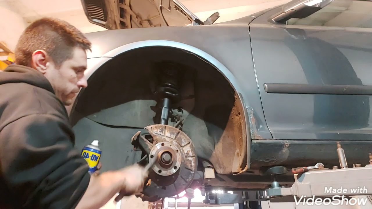 #Skoda ! Ambele arcuri față s-au rupt!!! Vechimea mașinii sau gropile din Romania?!!!!!