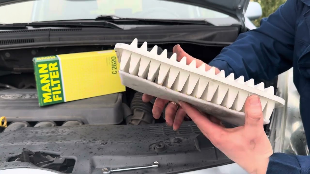 Меняю масло, фильтра на Toyota Corolla Verso 1.8 бензин.