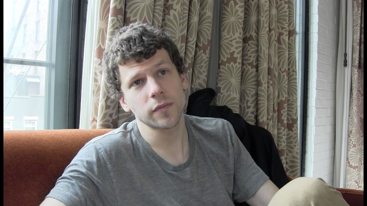 Jesse Eisenberg Talks The End of the Tour, Personal Press Tour Parallels and More