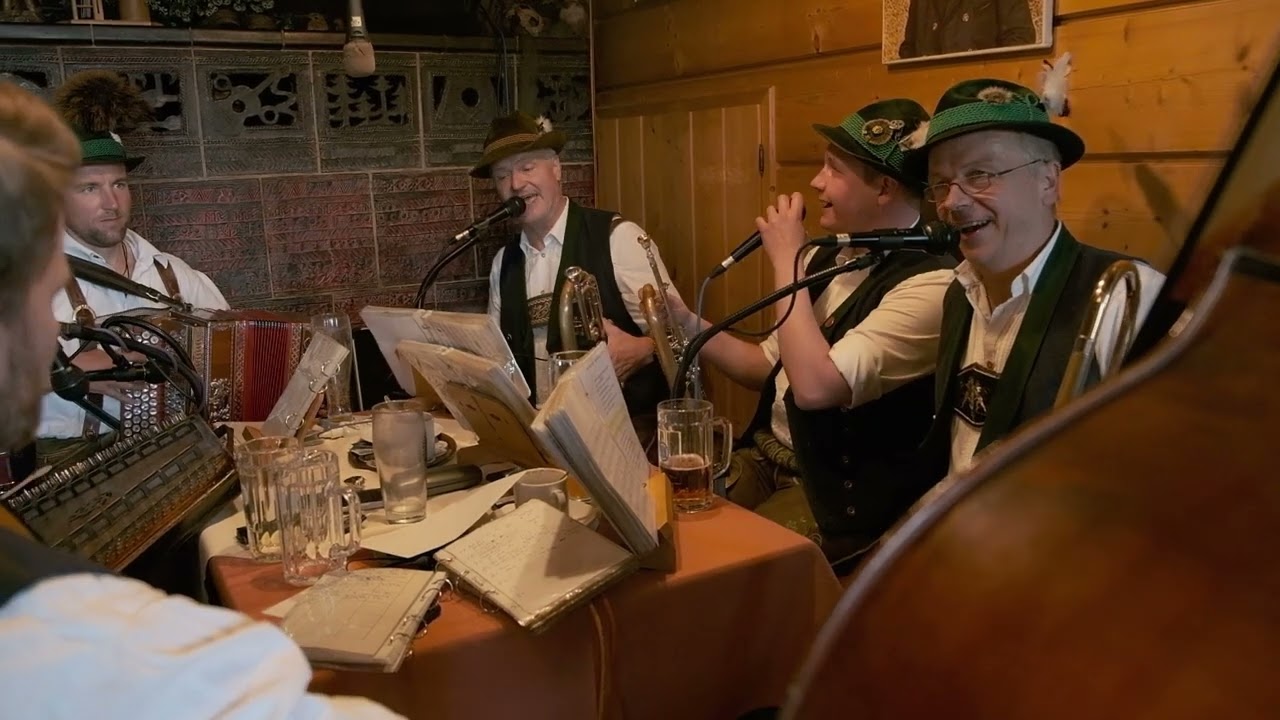 Teil 1 - die Klausbach + Vogelfrei Musi hoch oben bei Gerstreit im November 24 , Teil 1