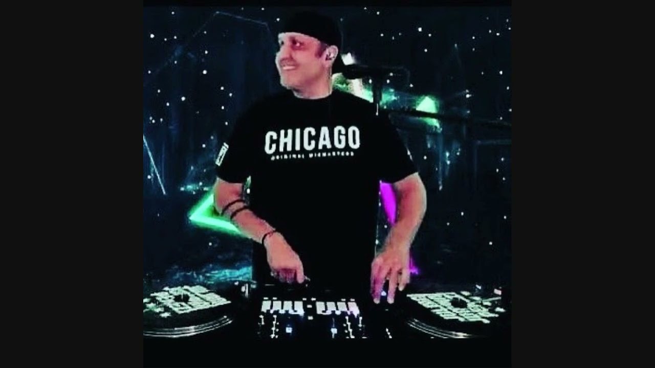 Best of HOT MIX 5 : Julian Jumpin Perez Dj Live on 102.7 WBMX, Chicago 1987-7.3