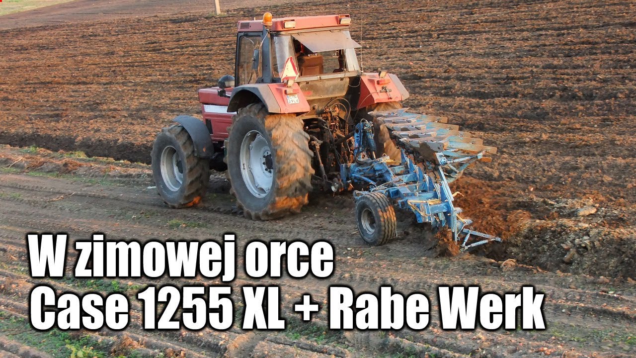 W zimowej orce Case 1255 XL z 5 skibowym pługiem Rabe Werk