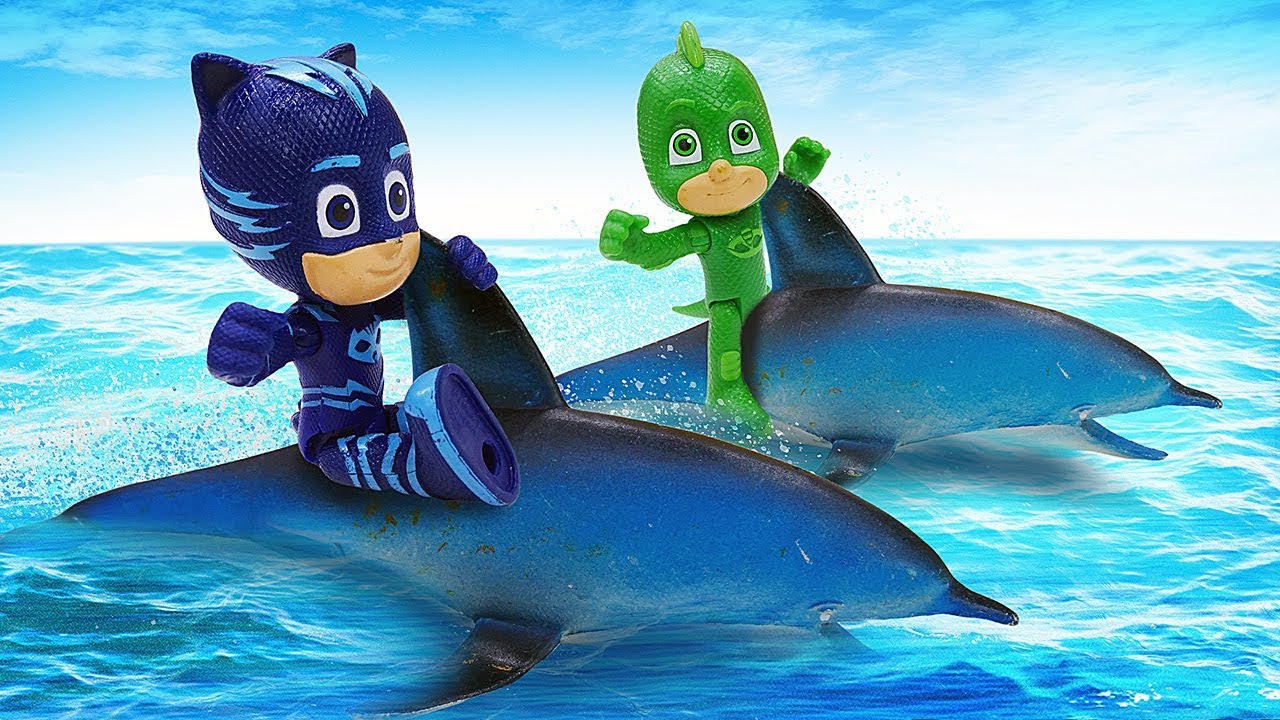 Video e giochi per bambini. Romeo ha rubato un delfino. PJ Masks giocattoli