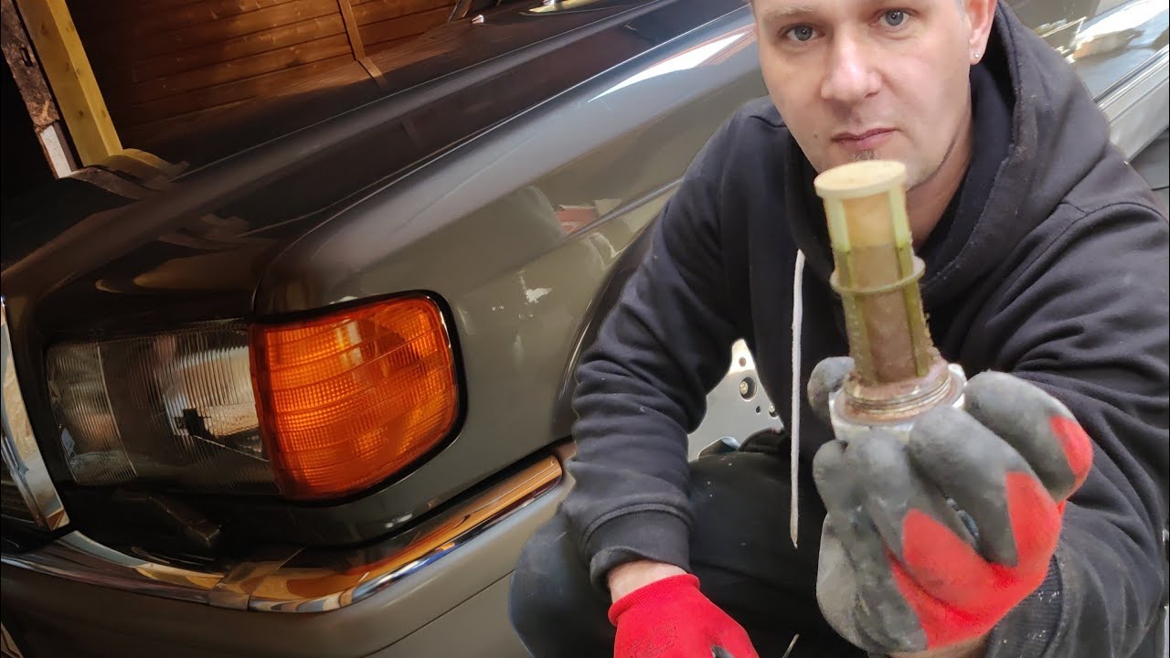 Czyszczenie zbiornika paliwa baku wymiana pompy paliwa Mercedes 126 sec se sel