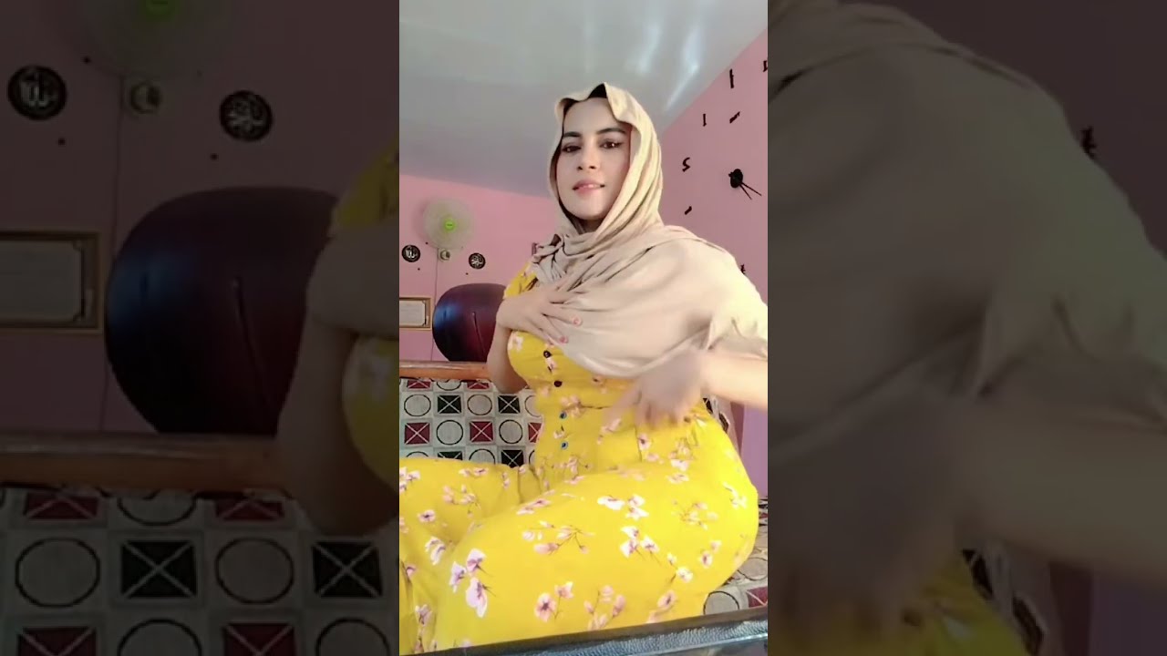 Perpaduan jilbab cream daster kuning sangat cocok totorial hijab terbaru 2025