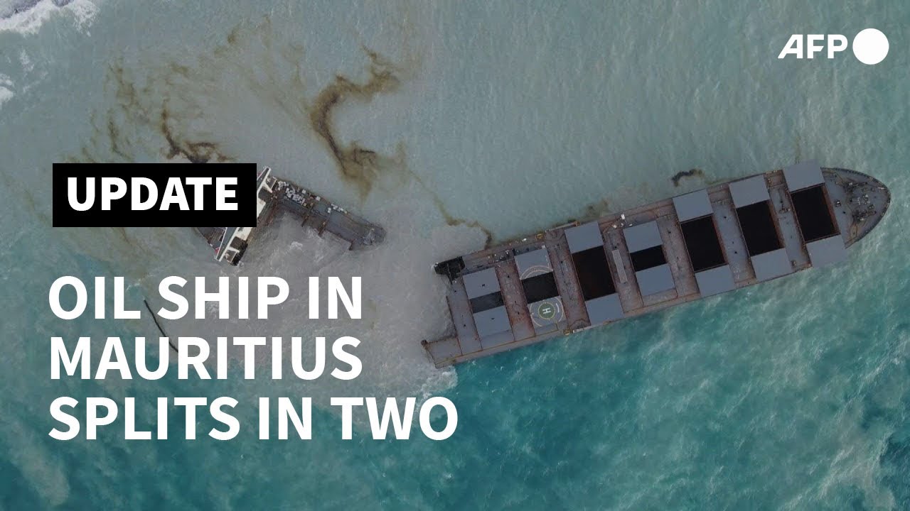 Mauritius oil leak ship splits in two | AFP