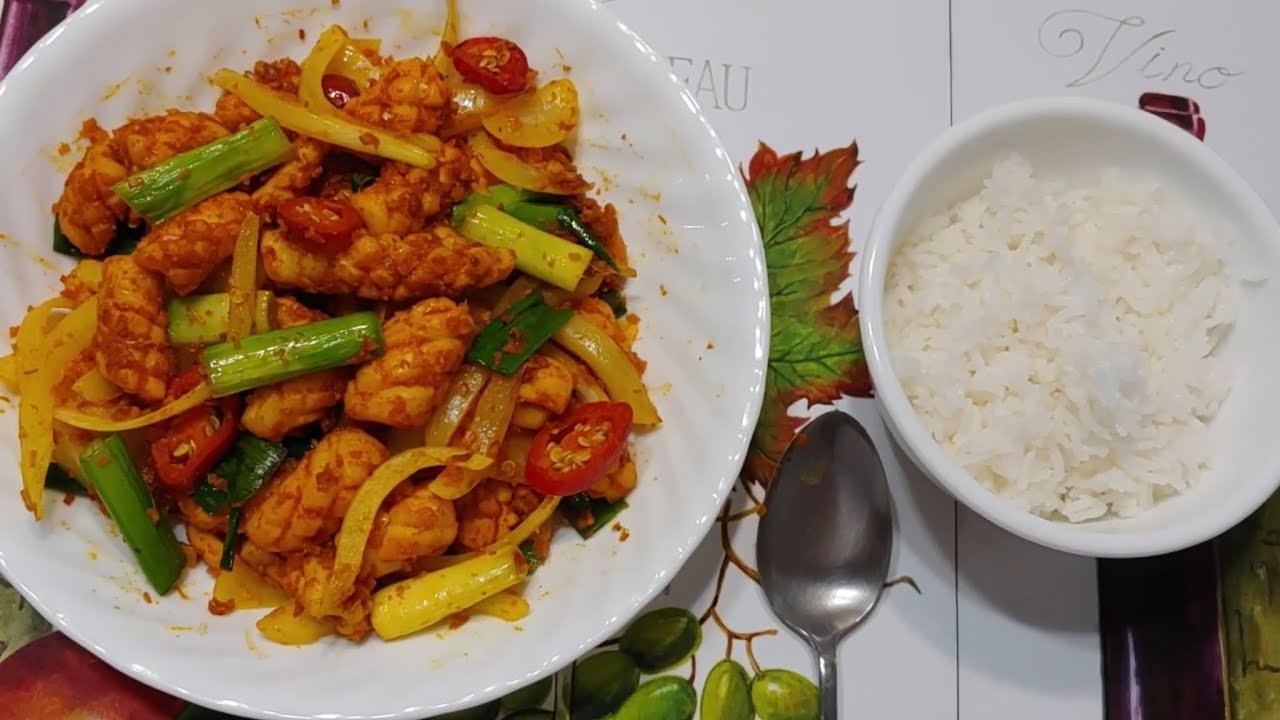 How to Make Vietnamese Stir- Fry Curry Squid | English Subtitles | Cooking 2020