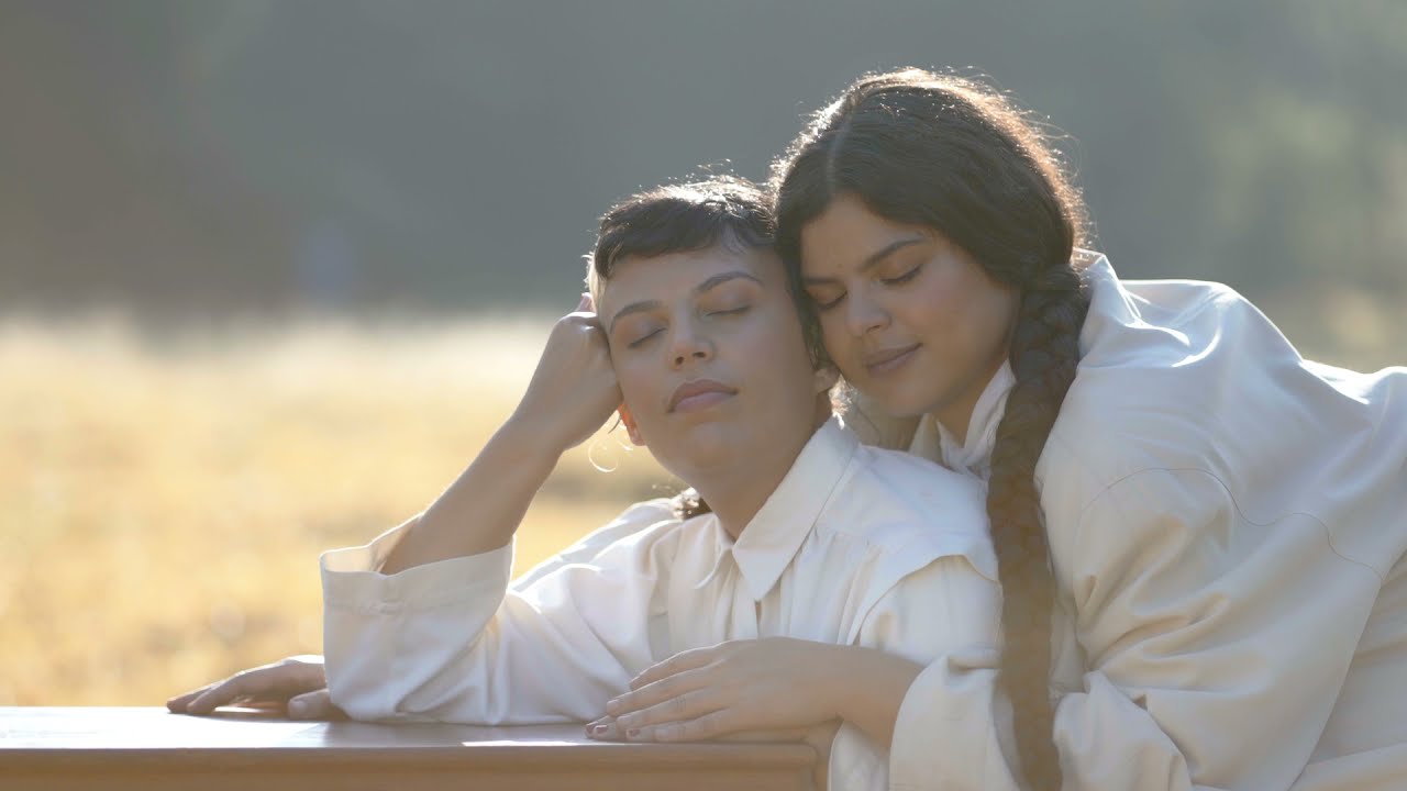 Anná e Amanda Magalhães - Me Cuidar (Official Music Video)
