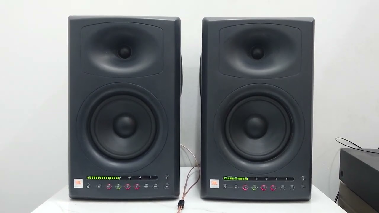 JBL LSR4326P loa kiểm âm Active, 150w/loa, điện 230V, có giải mã DAC. Giá 9tr5