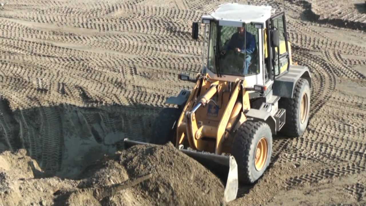 Campus WU Wien 04: Nach Baustelleneinrichtung starten die Tiefgründungsarbeiten (Vienna 2010-09-22)