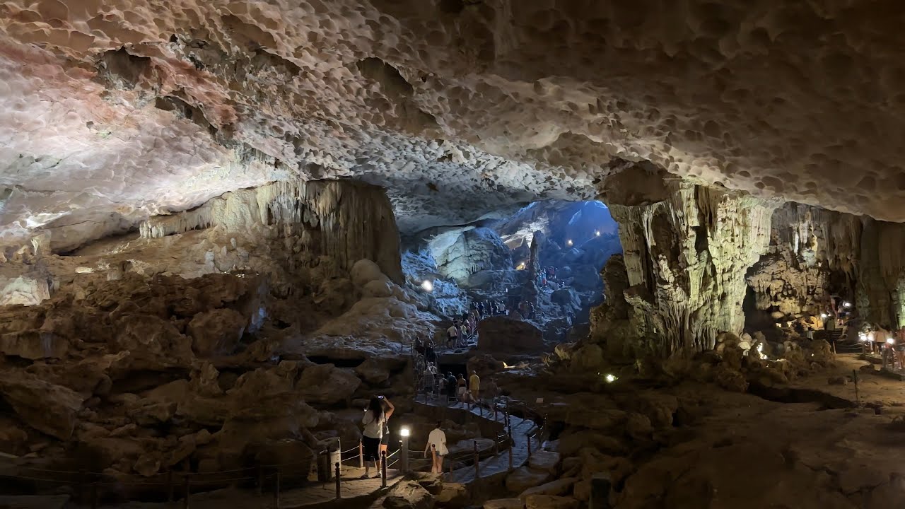 Visit of Vietnam's most BEAUTIFUL Cave 🇻🇳 Sung Sot Surprise Cave on Bo Hon Island | Halong Bay 2023