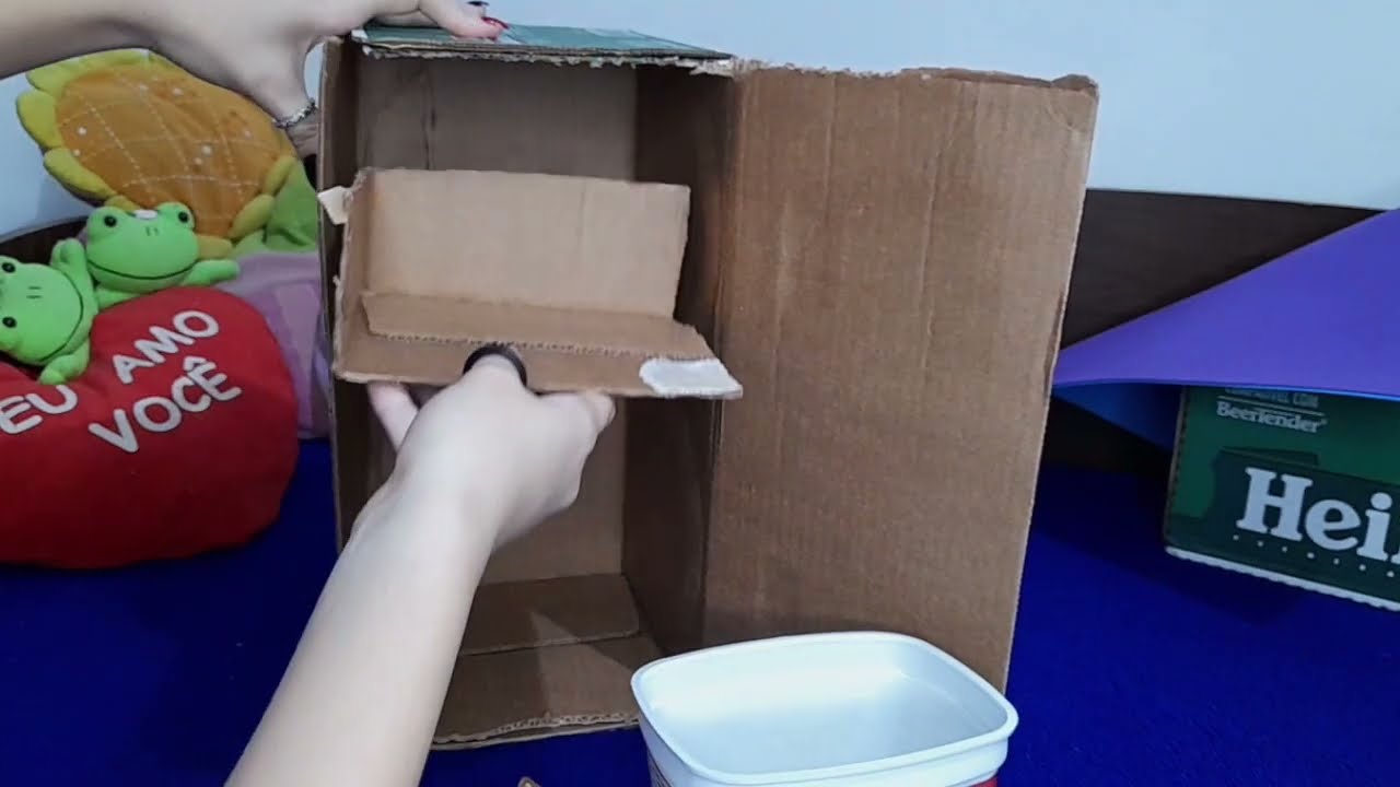 Ensinando fazer uma geladeira com caixa de papelão-GELADEIRA DE BRINQUEDO