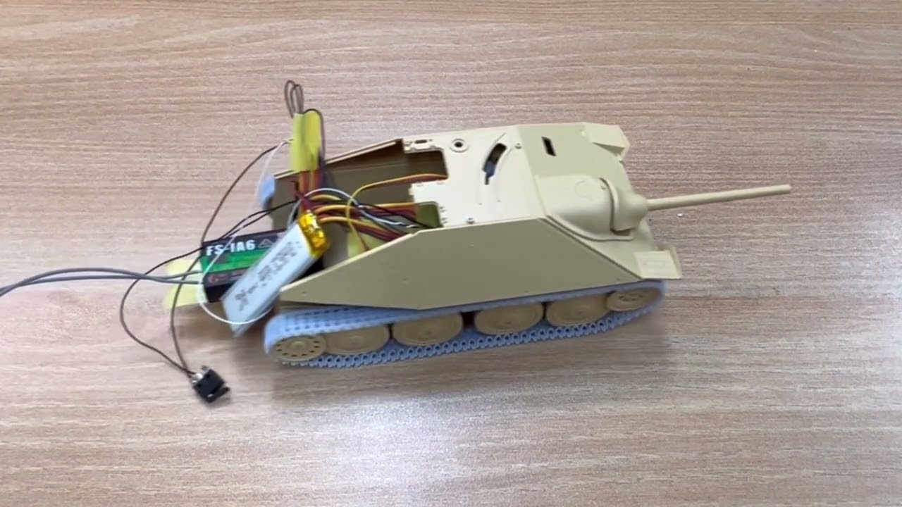 Tamiya Hetzer 1/35 RC with Gun - 2