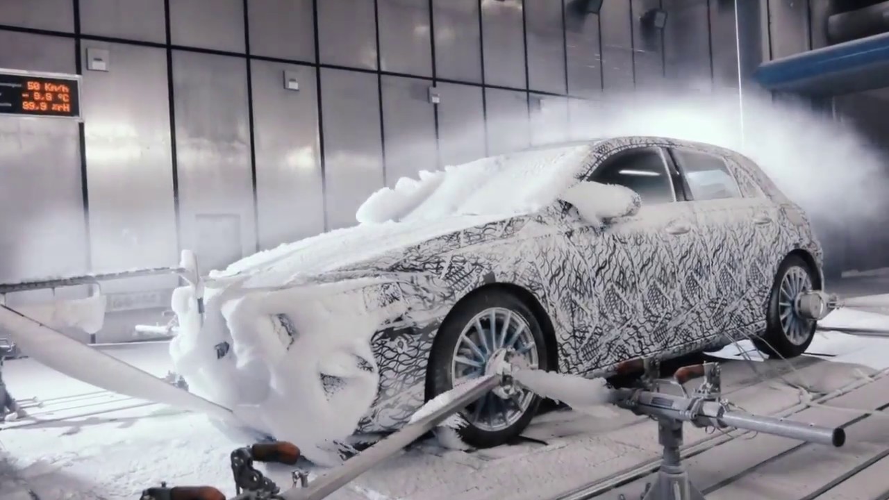 2019 NEW Mercedes-Benz A-Class - Winter Hard Test