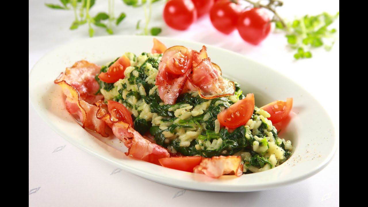 Risotto ze szpinakiem i boczkiem - jak zrobić? | Przepisy.pl