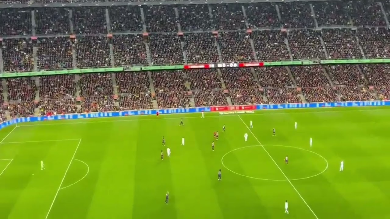 Camp Nou chanting &ldquo;Messi, &ldquo;Messi&rdquo; at 10 minute