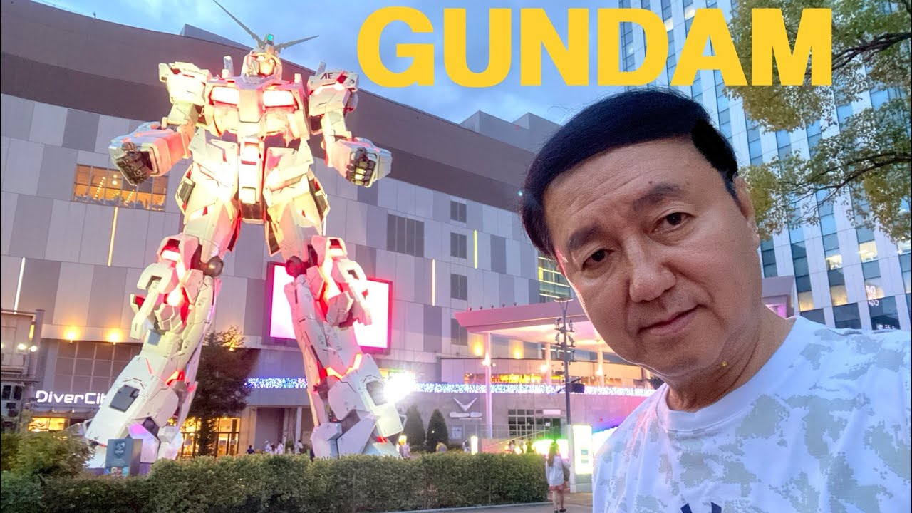 Life-Sized GUNDAM in Tokyo Japan 