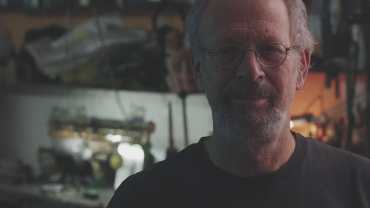 Theuns Jordaan - Round Here