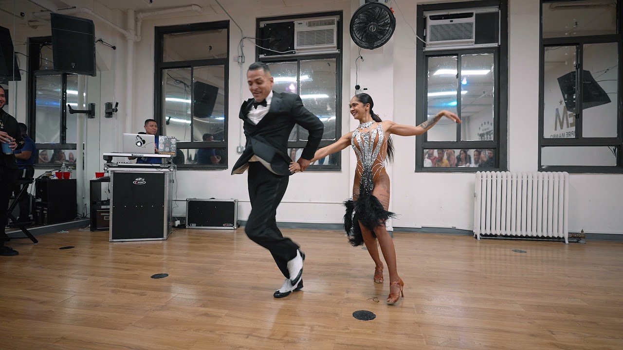Adolfo Indacochea & Tania Cannarsa - World Premiere 2021 🗽 (Mambo Gozon)