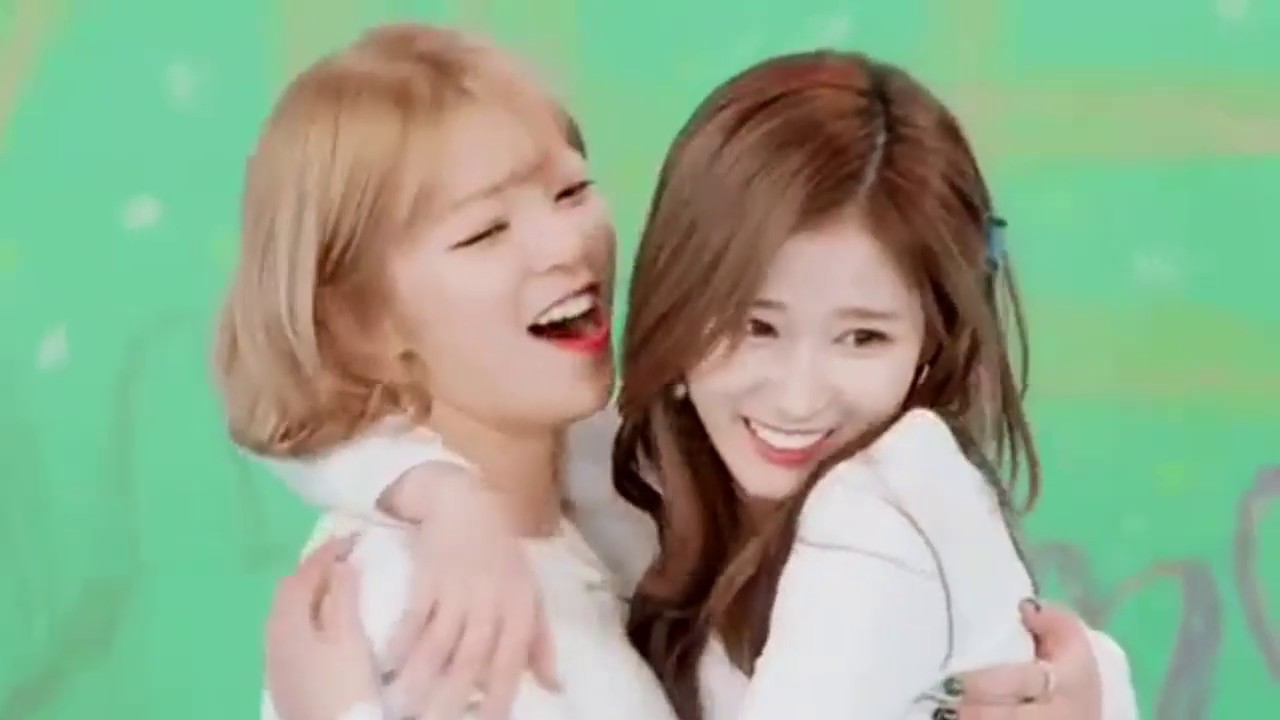 TWICE - JEONGYEON x SANA