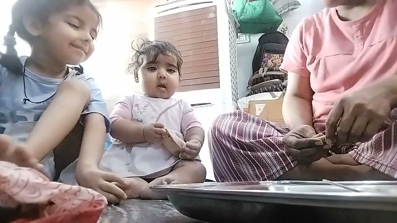 Harshi Dekho kya karti hai hamare khana khane ke waqt 😇😁# Jay Shri Ganesha 🙏🙏
