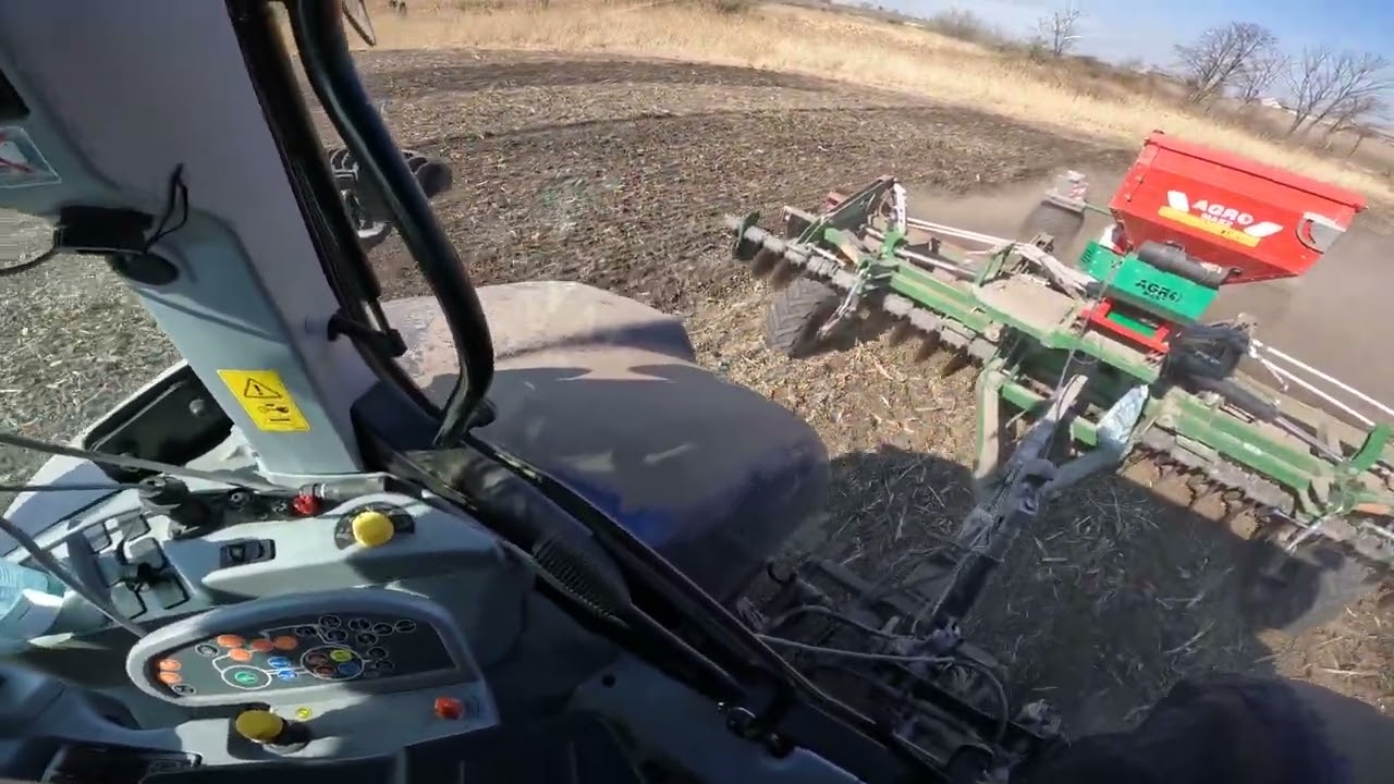 New Holland T7.270 with disc harrow @firmatolmet  Megatron600 #newholland #tolmet #countrylife #pov