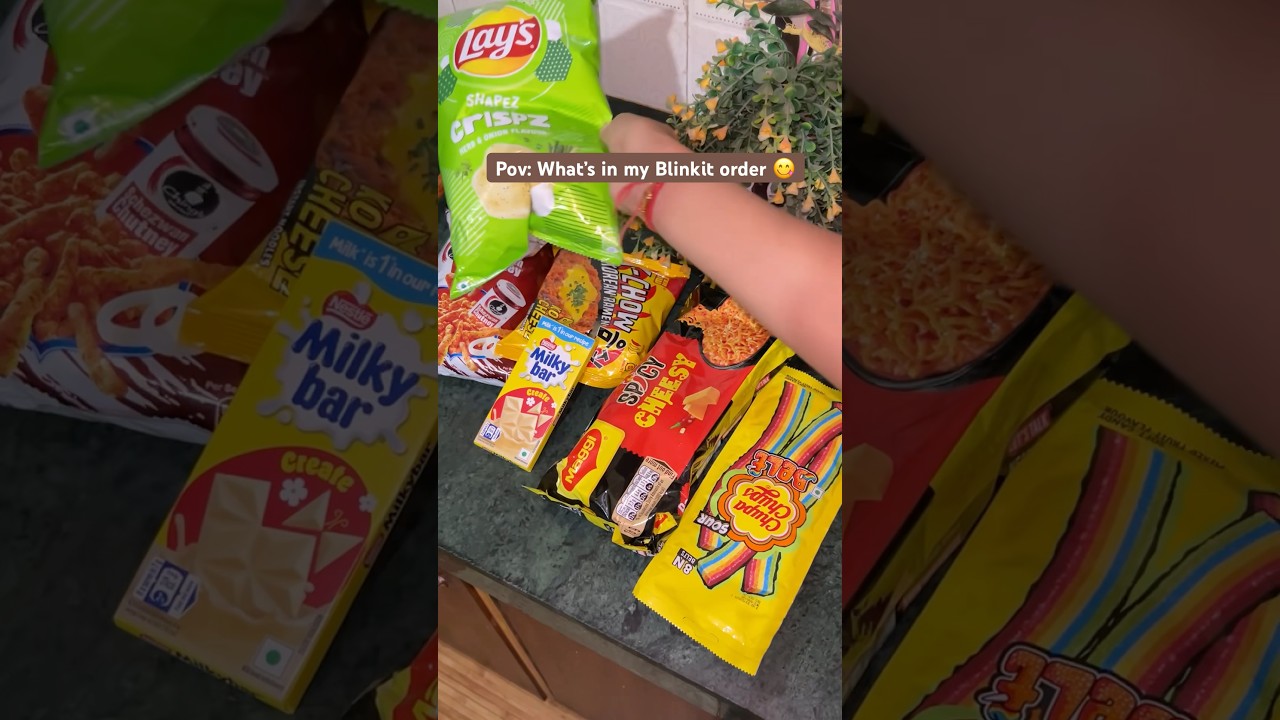 What&rsquo;s in my blinkit order 😋 #shotsfeed #shortvideo #blinkit #snacks #unboxing