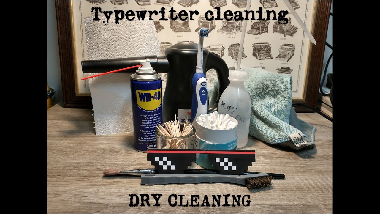 Typewriter cleaning: dry cleaning