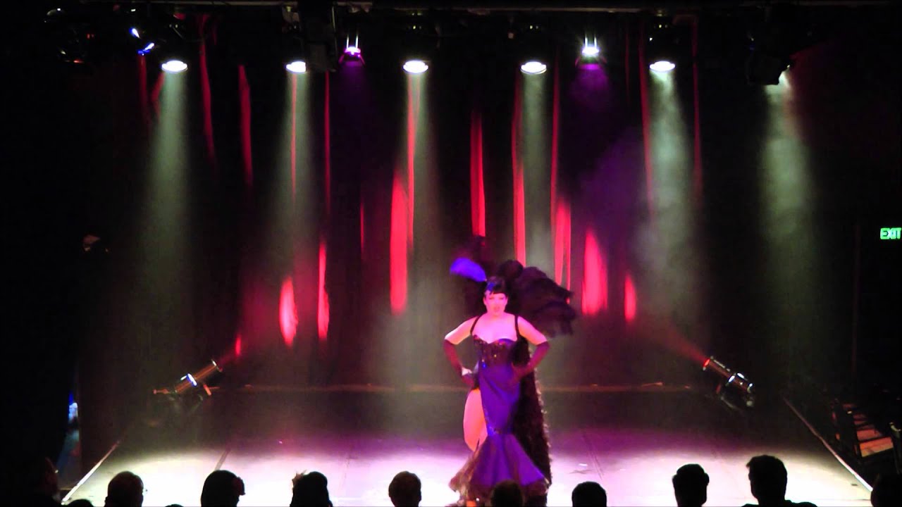 Lila Luxx performs classic burlesque showgirl act 