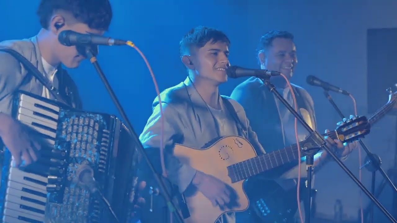 SESSION EN VIVO # 9 ( FUERTE NO SOY - MARAVILLOSA ESTA NOCHE - LLORANDO BAJO LA LLUVIA)