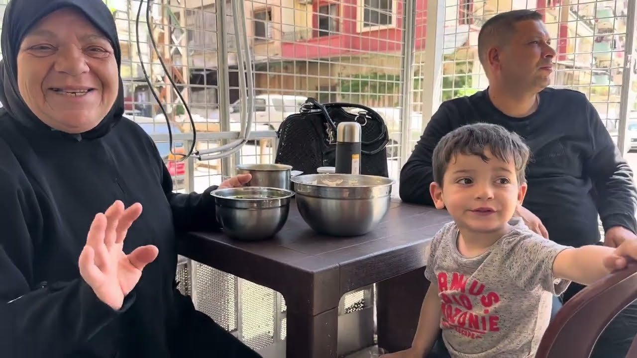 مشتريات عيد الأضحى ❤️جولة في أقدم أسواق طرابلس ❤️ترويقة مناقيش لبنانية بجو العائلة ❤️