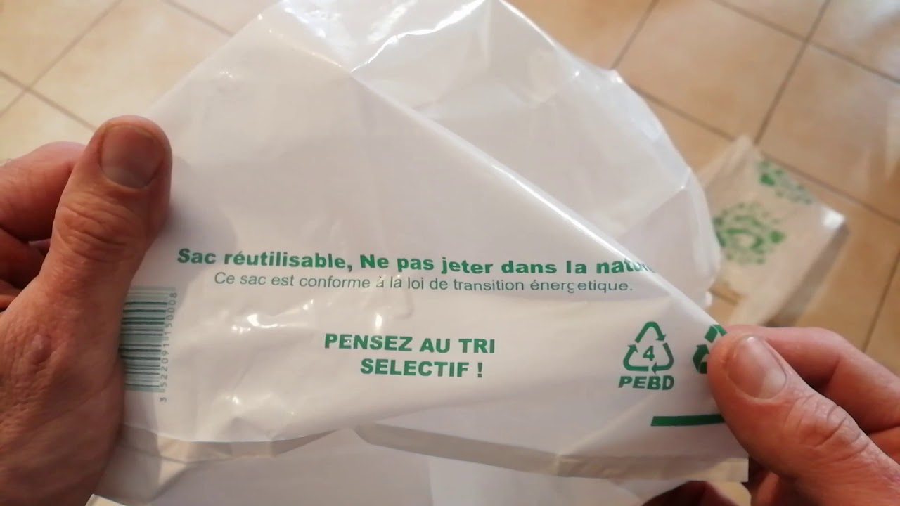 Pliage de sac plastique de poche.