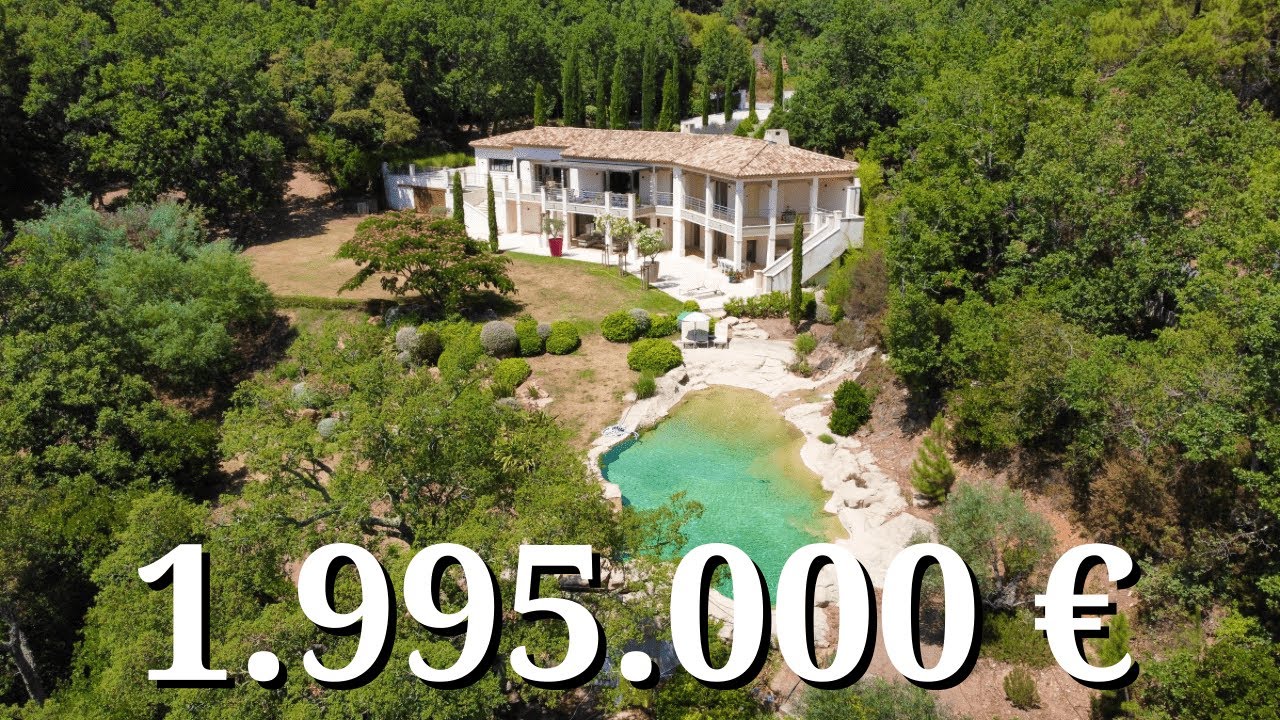 Touring a property in La Garde-Freinet set in 2 hectares of wooded land