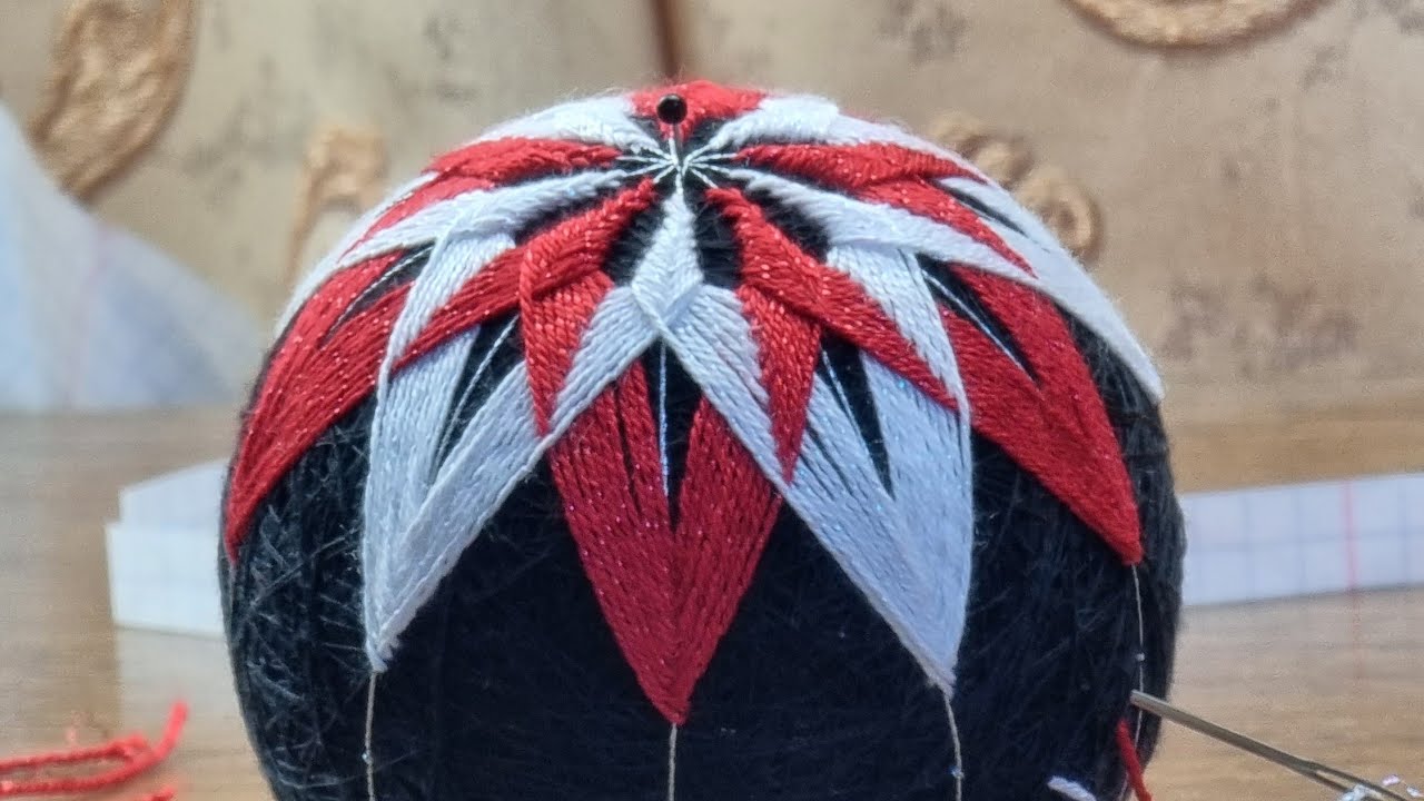 Temari Harlequin, kiku with partial pin markup