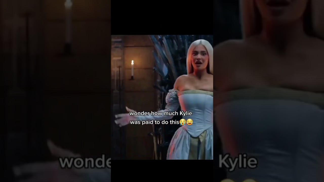 rise and shine, the throne is mine 😂👑 #kardashians #kyliejenner #targashians #kingkylie #viral