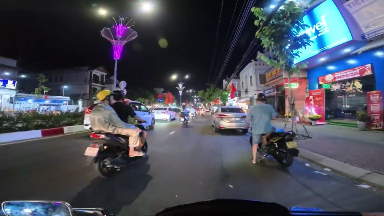 Lang thang phố đêm Cà Mau tối 27 Tết p2 - Shot by Insta360 Ace pro 1