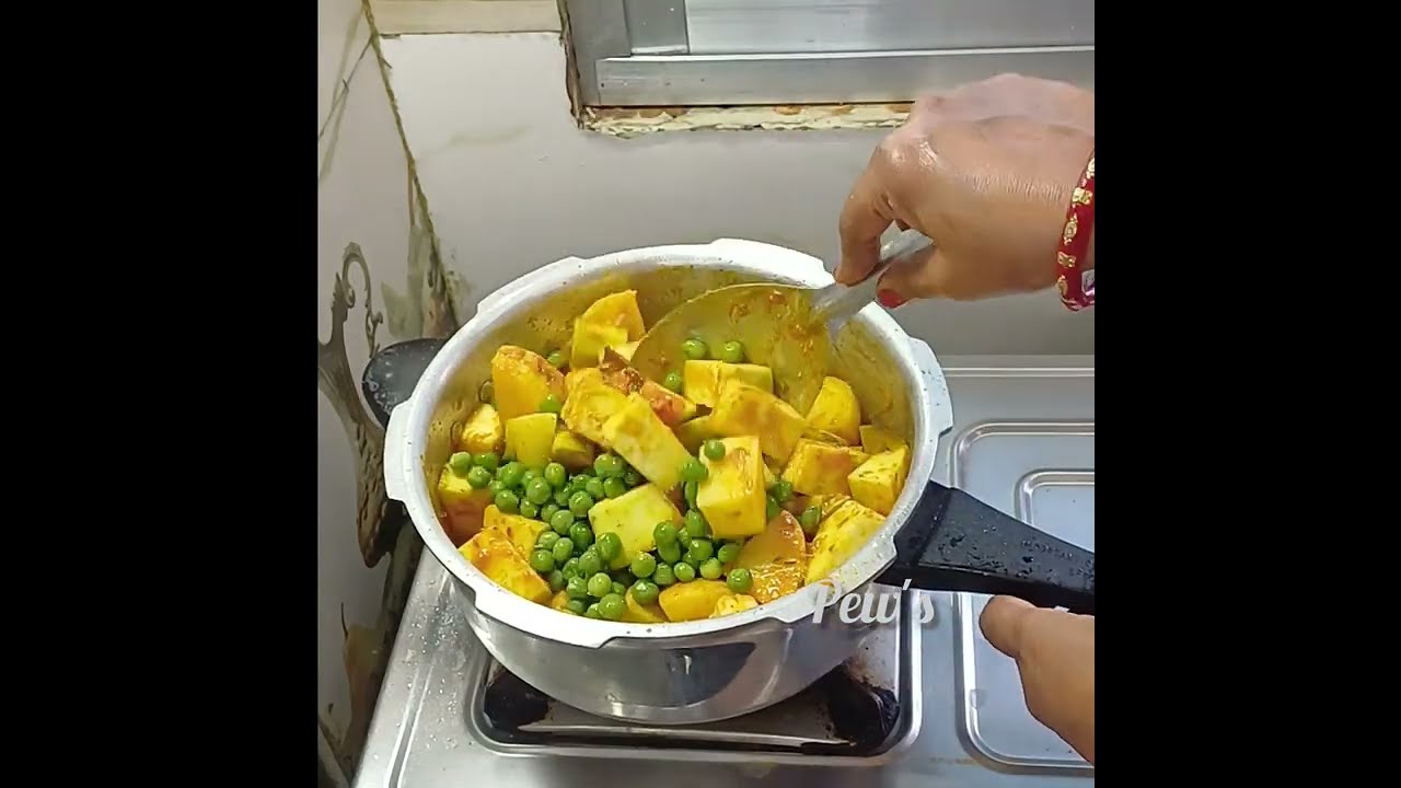 নিরামিষ দুপুরের খাবারের জন্য একদম সহজ লাউ রেসিপি/লাউ রেসিপি/niramish lau recipe bengali