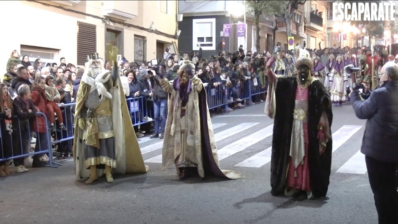 Los Reyes Magos de Oriente llegan cargados de regalos a Ibi y comarca