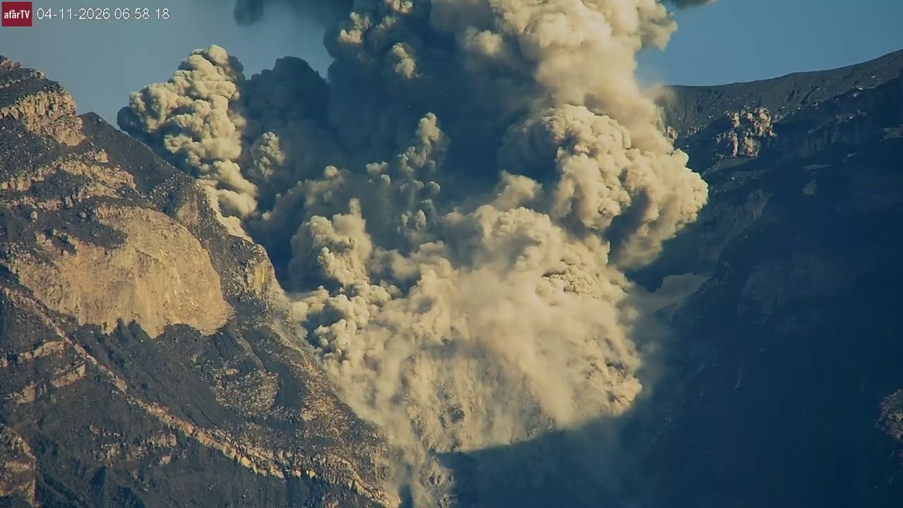 Apr 11, 2026: Large Semeru Volcanic Eruption Sends Rocks Tumbling in Indonesia