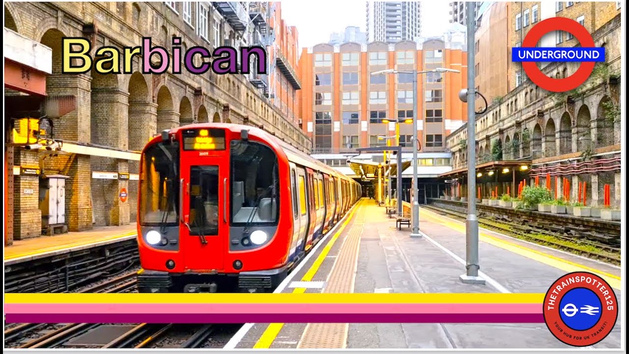 London Underground Action at Barbican Station - EVENING VIEWS! (13/05/2023)
