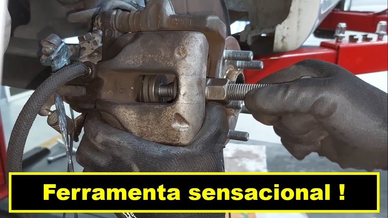 Como trocar pastilhas traseiras do Toyota Corolla - Dica para recuar pistão da pinça traseira