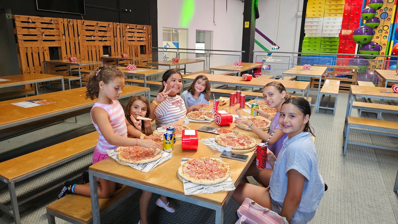 Pizzas no Quantum Park - LaLu Kids Family - La, Lu e Bru está em direto!