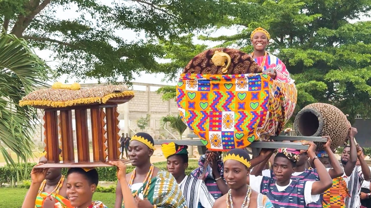 The Golden SHS Head Prefect of Africa carried in a palanquin | Ahantaman SHS newest head girl, 2025