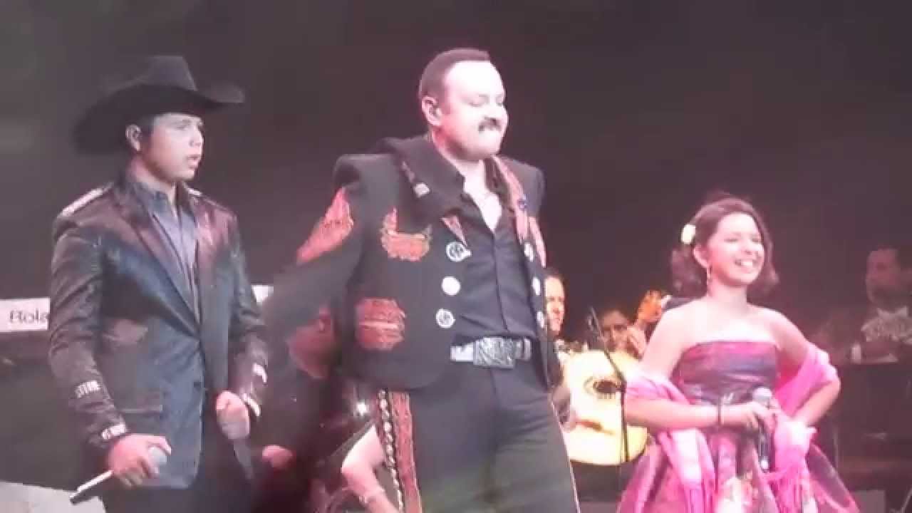 Popurrí : Familia Aguilar - La Chancla - El Chivo - Puño de Tierra
