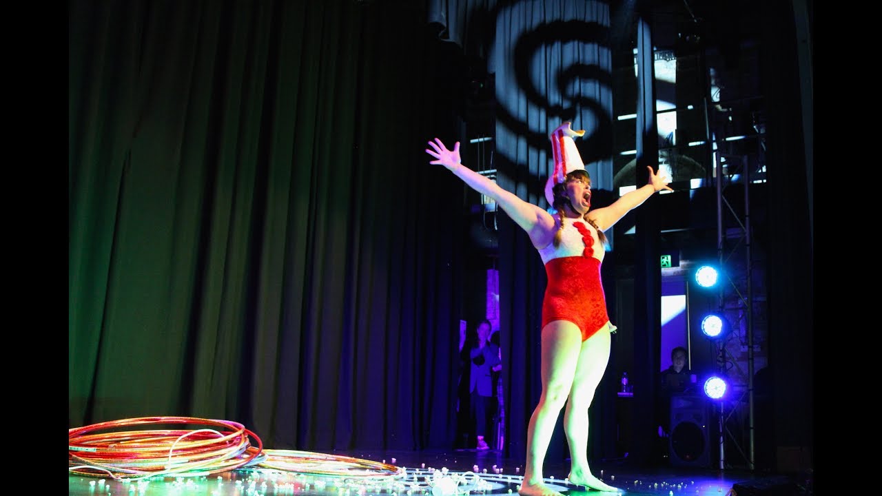 TARA BOOM - Popcorn at The Silly Circus Sideshow 2017