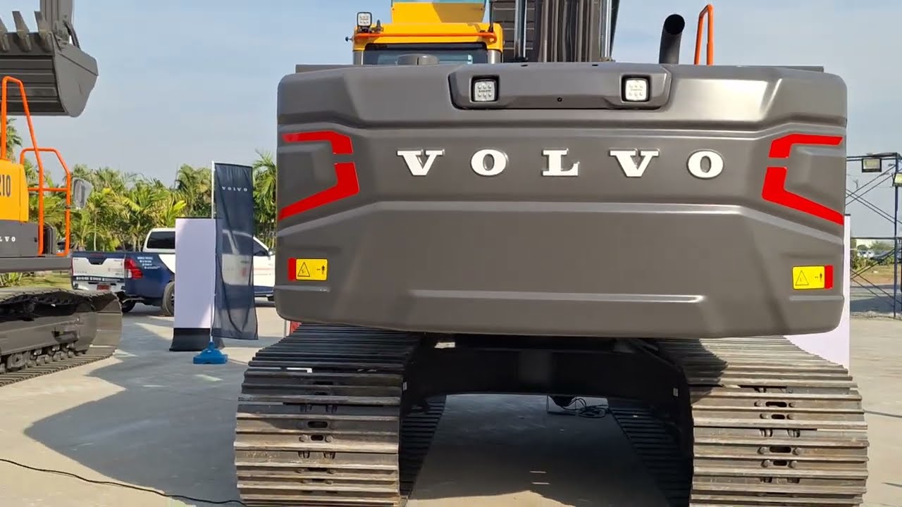 รีวิวหนุ่มสวีเดนเปิดต้วโฉมใหม่ Volvo ec210f พาดูเครื่องปั้ม ชัยรัชการ จัดให้ excavator